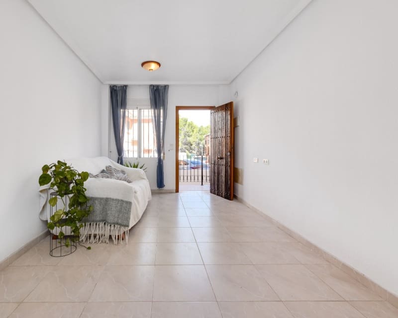 Apartamento de 2 habitaciones en Playa Flamenca en venta con piscina - 129.900 € (Ref: 9802762)