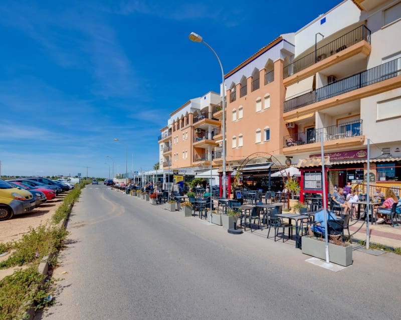 Apartamento de 2 habitaciones en Playa Flamenca en venta con piscina - 129.900 € (Ref: 9802762)