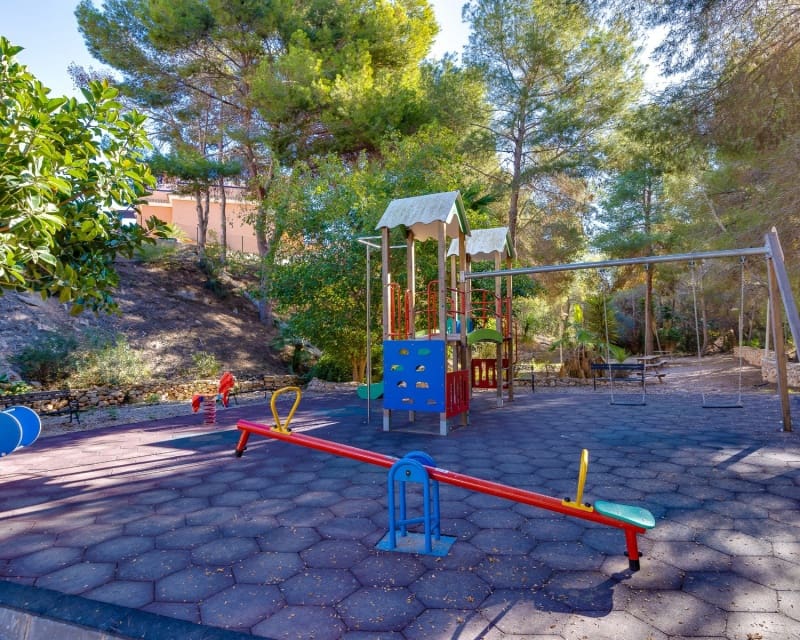 Apartamento de 2 habitaciones en Playa Flamenca en venta con piscina - 129.900 € (Ref: 9802762)