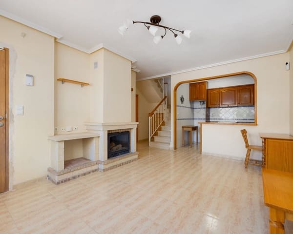 3 makuuhuone Omakotitalo myytävänä paikassa Playa Flamenca, Orihuela mukana uima-altaan - 189 000 € (Ref: 9802763)