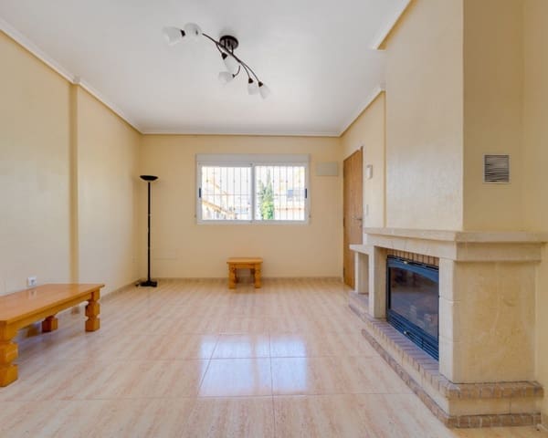 3 makuuhuone Omakotitalo myytävänä paikassa Playa Flamenca, Orihuela mukana uima-altaan - 189 000 € (Ref: 9802763)