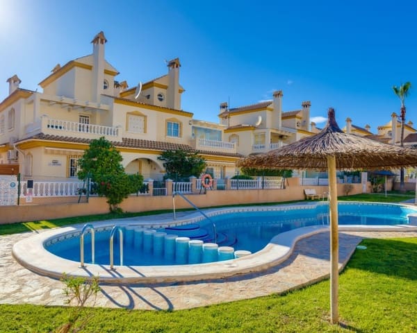 3 makuuhuone Omakotitalo myytävänä paikassa Playa Flamenca, Orihuela mukana uima-altaan - 189 000 € (Ref: 9802763)