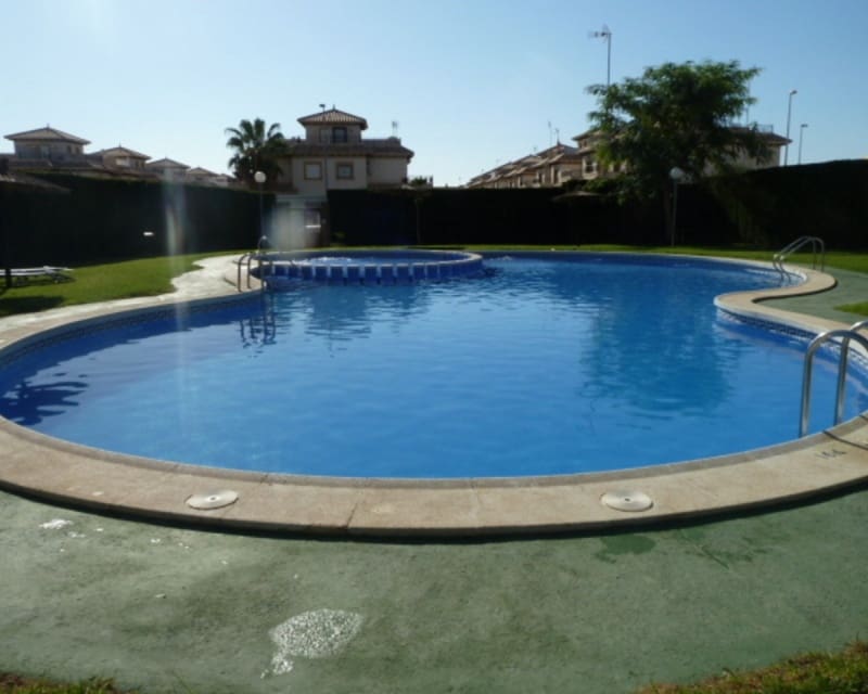 2 Zimmer Apartment zu verkaufen in Cabo Roig mit Pool - 165.000 € (Ref: 9802764)