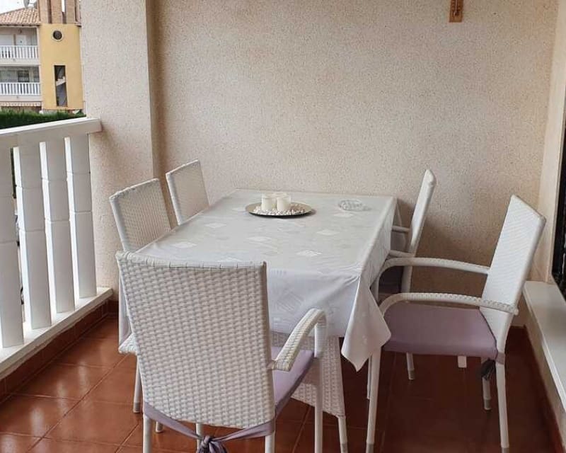 2 Zimmer Apartment zu verkaufen in Cabo Roig mit Pool - 165.000 € (Ref: 9802764)