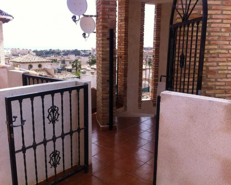 2 Zimmer Apartment zu verkaufen in Cabo Roig mit Pool - 165.000 € (Ref: 9802764)