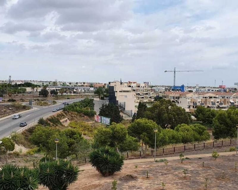 2 Zimmer Apartment zu verkaufen in Cabo Roig mit Pool - 165.000 € (Ref: 9802764)