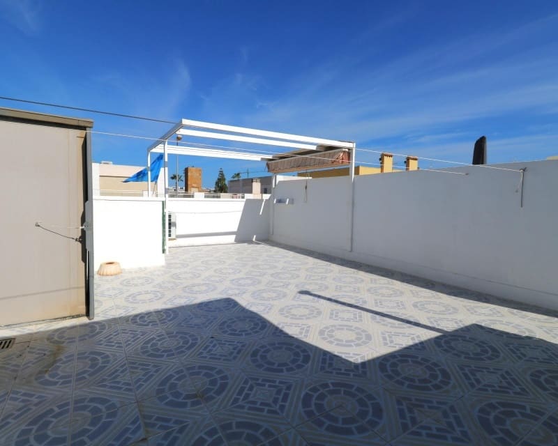 2 makuuhuone Bungalow myytävänä paikassa Torrevieja mukana uima-altaan - 168 000 € (Ref: 9802767)