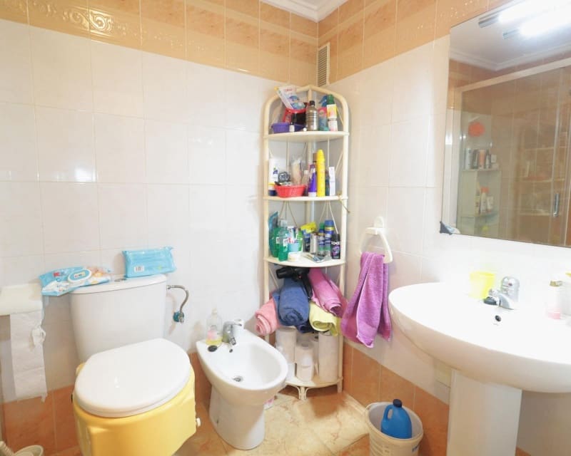 2 makuuhuone Bungalow myytävänä paikassa Torrevieja mukana uima-altaan - 168 000 € (Ref: 9802767)