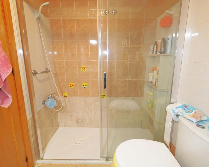 2 makuuhuone Bungalow myytävänä paikassa Torrevieja mukana uima-altaan - 168 000 € (Ref: 9802767)