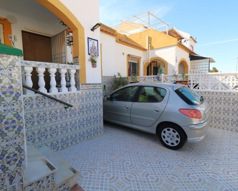 2 makuuhuone Bungalow myytävänä paikassa Torrevieja mukana uima-altaan - 168 000 € (Ref: 9802767)
