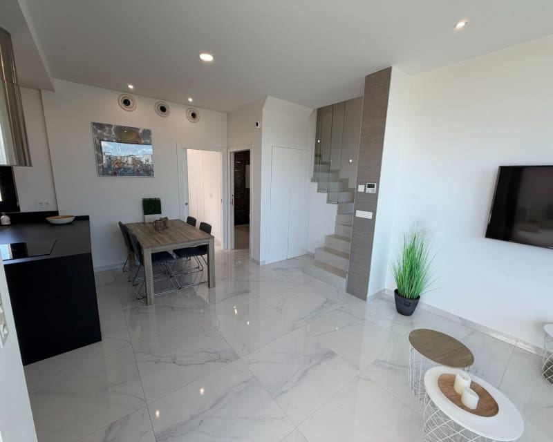 3 slaapkamer Villa te koop in Dona Pepa met zwembad - € 399.900 (Ref: 9802768)