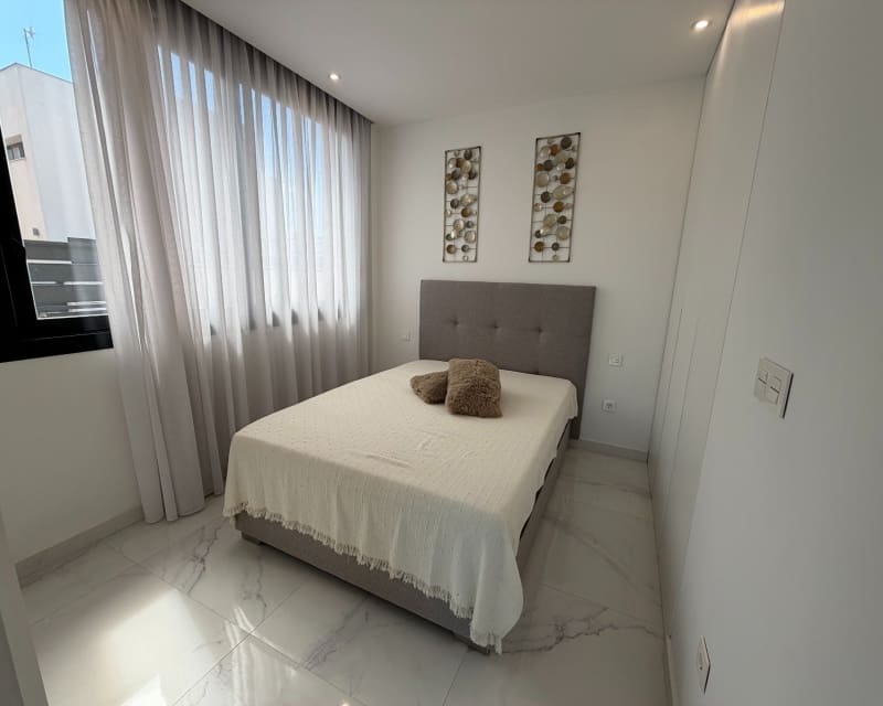 3 slaapkamer Villa te koop in Dona Pepa met zwembad - € 399.900 (Ref: 9802768)