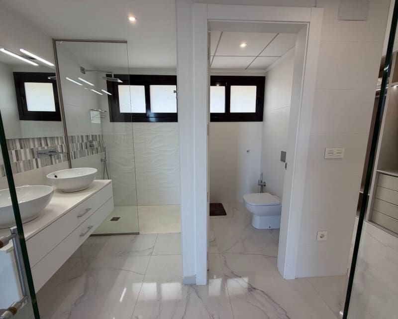 3 slaapkamer Villa te koop in Dona Pepa met zwembad - € 399.900 (Ref: 9802768)