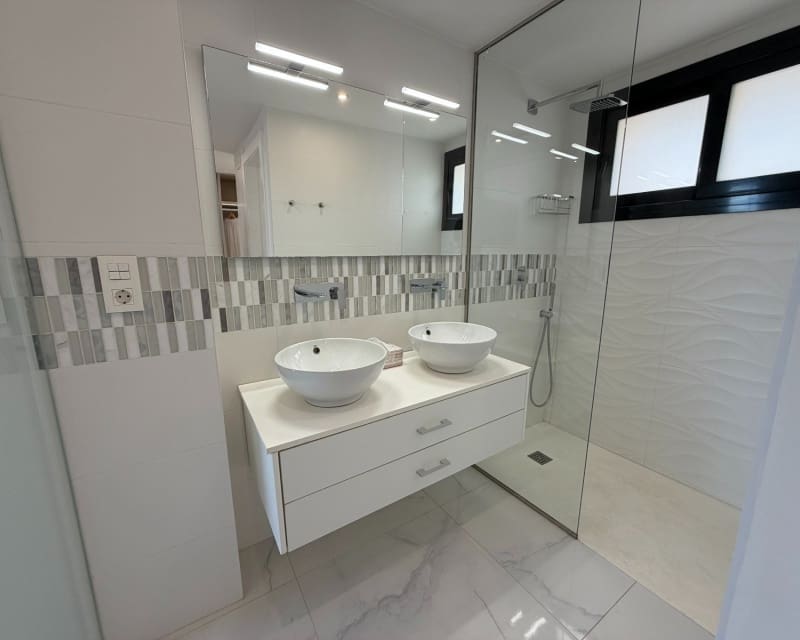 3 slaapkamer Villa te koop in Dona Pepa met zwembad - € 399.900 (Ref: 9802768)