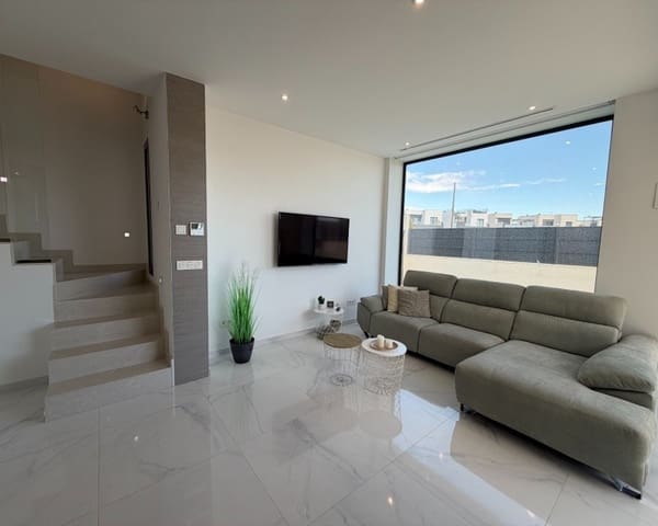 3 slaapkamer Villa te koop in Doña Pepa, Rojales met zwembad - € 399.900 (Ref: 9802768)