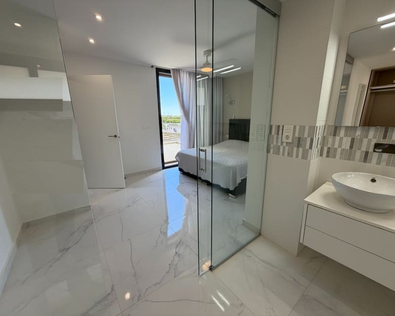 3 slaapkamer Villa te koop in Dona Pepa met zwembad - € 399.900 (Ref: 9802768)