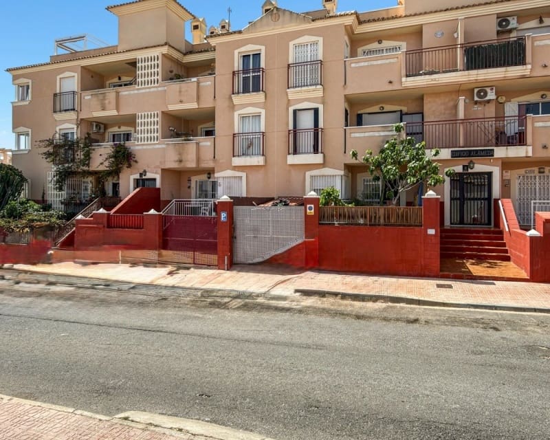 2 soveværelse Byhus til salg i La Florida med swimmingpool - € 179.900 (Ref: 9802769)