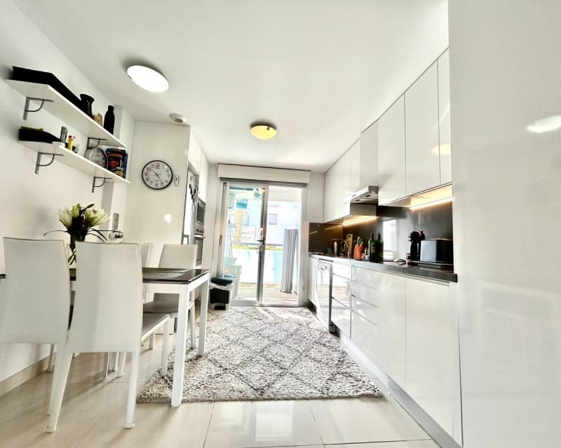 2 soverom Leilighet til salgs i Orihuela Costa med svømmebasseng - € 240 000 (Ref: 9802771)