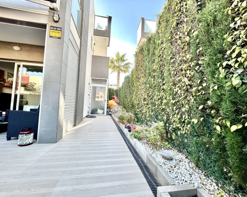 2 soverom Leilighet til salgs i Orihuela Costa med svømmebasseng - € 240 000 (Ref: 9802771)