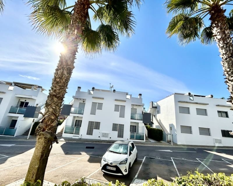 2 soverom Leilighet til salgs i Orihuela Costa med svømmebasseng - € 240 000 (Ref: 9802771)