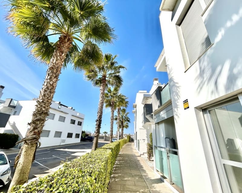 2 soverom Leilighet til salgs i Orihuela Costa med svømmebasseng - € 240 000 (Ref: 9802771)