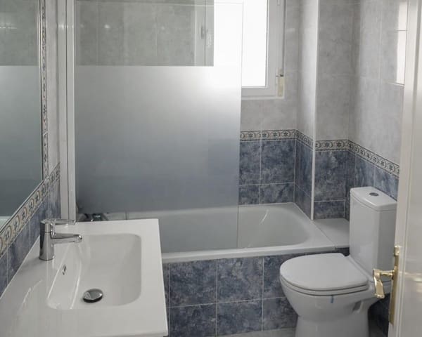 2 bedroom Townhouse for sale in Algorfa with pool - € 175,000 (Ref: 9802772)