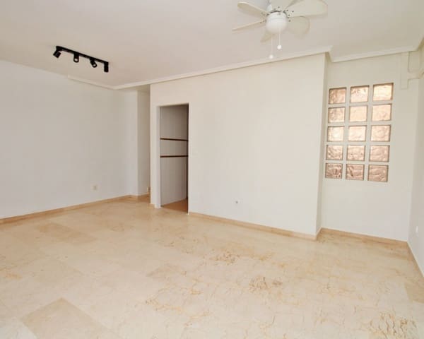 Casa de 3 habitaciones en Villamartin, Orihuela en venta con piscina - 229.000 € (Ref: 9802773)