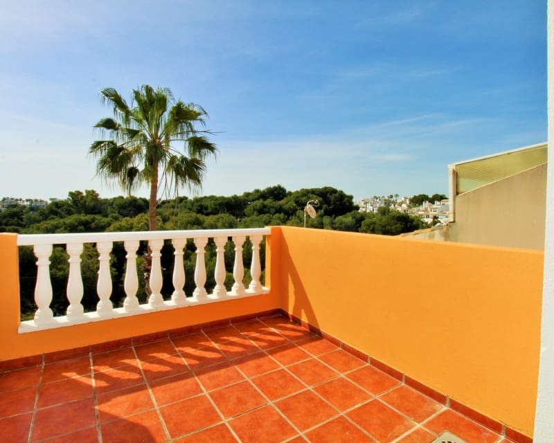 Casa de 3 habitaciones en Villamartin en venta con piscina - 229.000 € (Ref: 9802773)