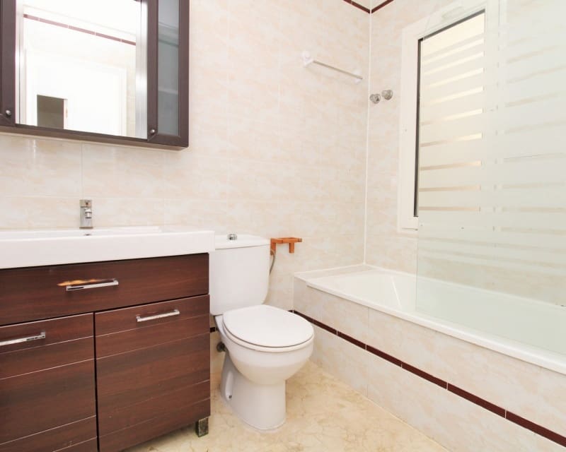 Casa de 3 habitaciones en Villamartin en venta con piscina - 229.000 € (Ref: 9802773)