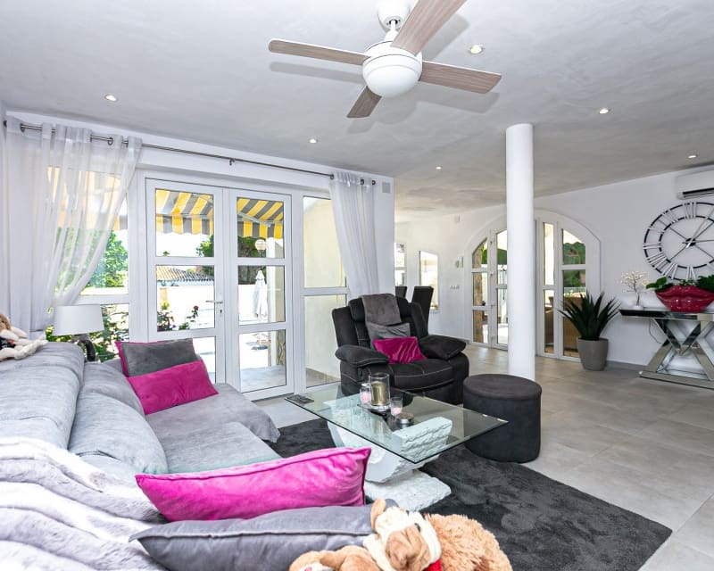 6 camera da letto Villa in vendita in Campoamor con piscina - 799.000 € (Rif: 9805533)