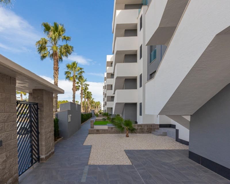 2 soveværelse Lejlighed til salg i El Raso med swimmingpool - € 255.000 (Ref: 9805536)