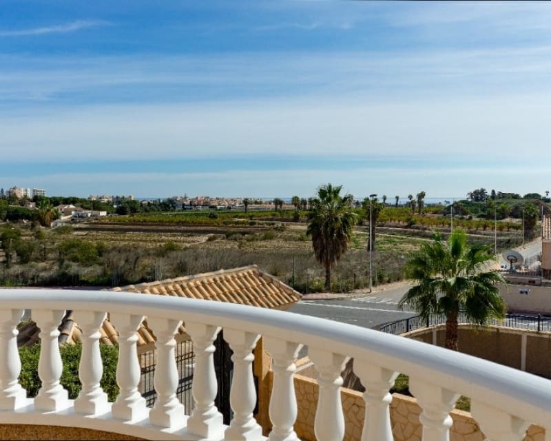 2 bedroom Villa for sale in Los Altos with pool - € 290,000 (Ref: 9806934)