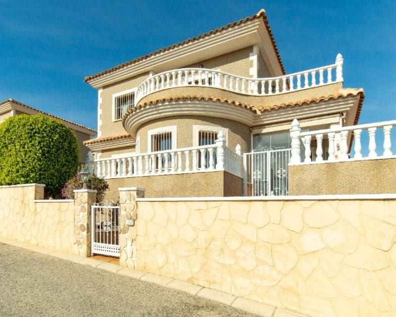 2 bedroom Villa for sale in Los Altos with pool - € 290,000 (Ref: 9806934)
