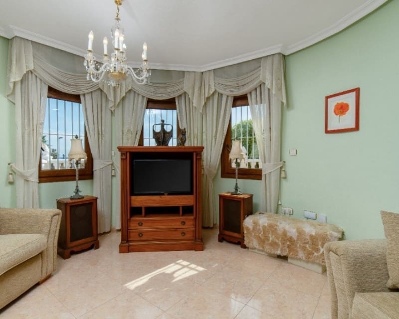 2 bedroom Villa for sale in Los Altos with pool - € 290,000 (Ref: 9806934)