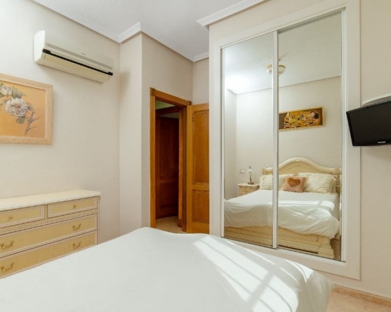 2 bedroom Villa for sale in Los Altos with pool - € 290,000 (Ref: 9806934)