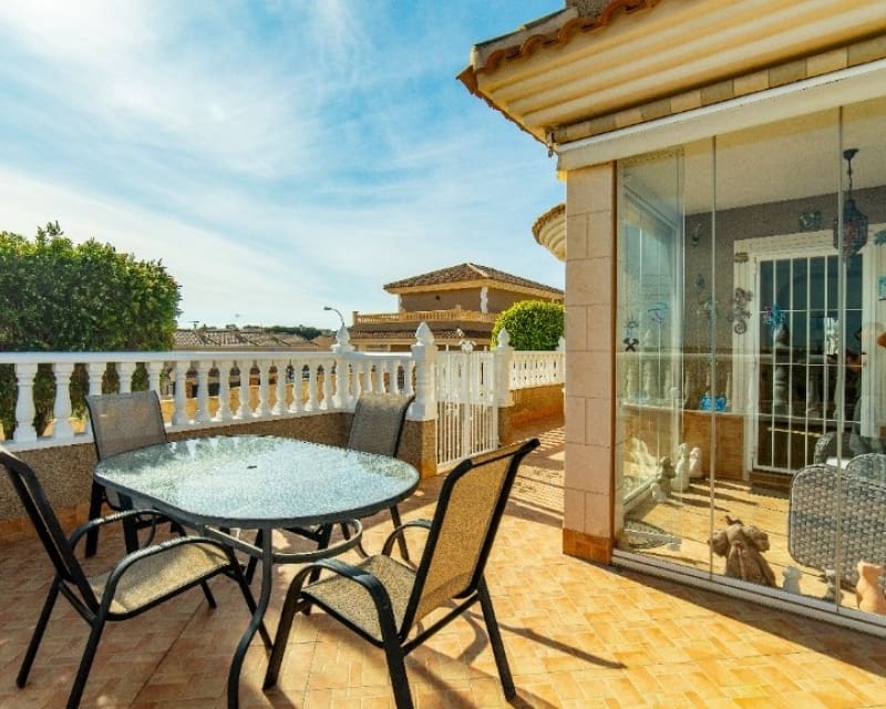2 bedroom Villa for sale in Los Altos with pool - € 290,000 (Ref: 9806934)