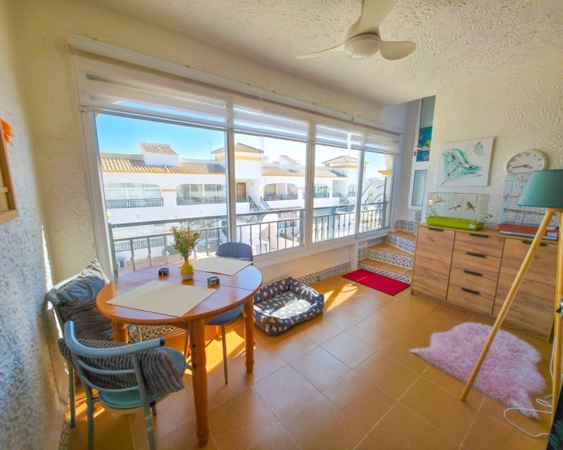 2 Zimmer Apartment zu verkaufen in Los Montesinos mit Pool - 137.500 € (Ref: 9806935)