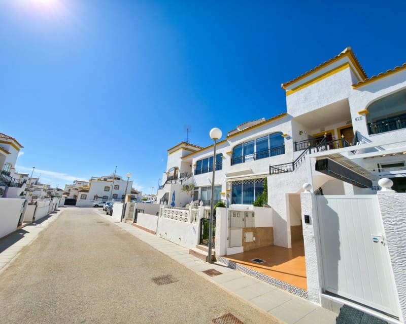 2 Zimmer Apartment zu verkaufen in Los Montesinos mit Pool - 137.500 € (Ref: 9806935)