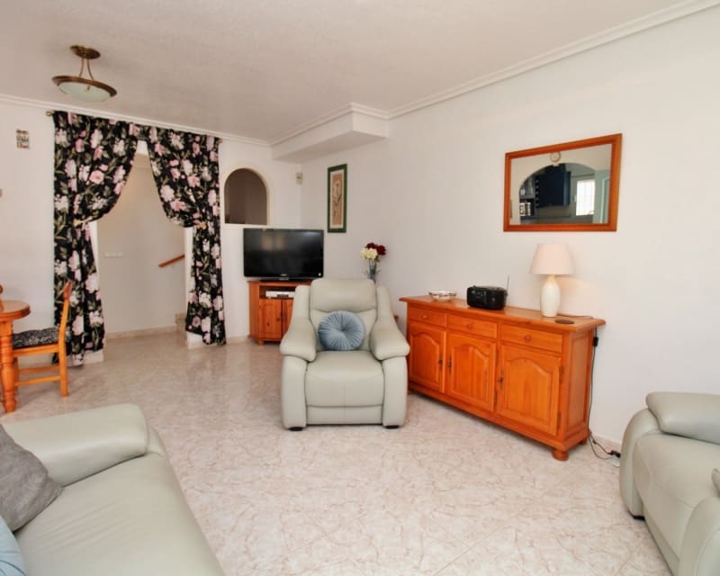 Chalet de 3 habitaciones en Playa Flamenca en venta con piscina - 249.950 € (Ref: 9806937)