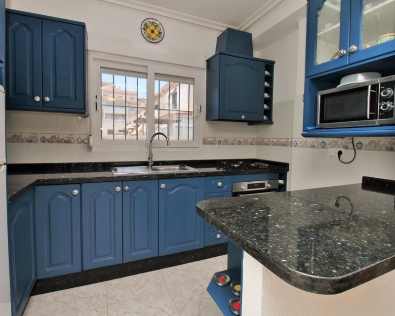 Chalet de 3 habitaciones en Playa Flamenca en venta con piscina - 249.950 € (Ref: 9806937)