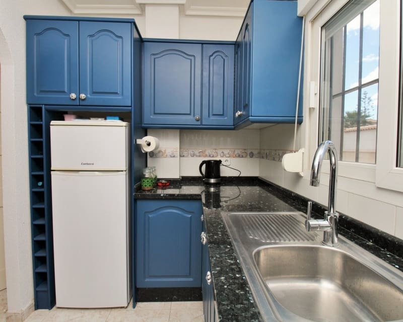 Chalet de 3 habitaciones en Playa Flamenca en venta con piscina - 249.950 € (Ref: 9806937)