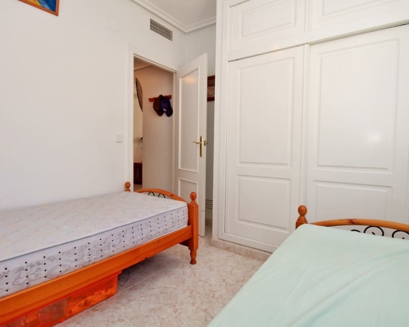 Chalet de 3 habitaciones en Playa Flamenca en venta con piscina - 249.950 € (Ref: 9806937)