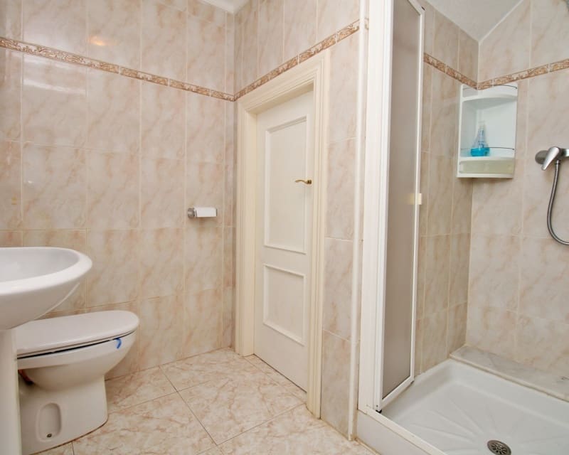 Chalet de 3 habitaciones en Playa Flamenca en venta con piscina - 249.950 € (Ref: 9806937)