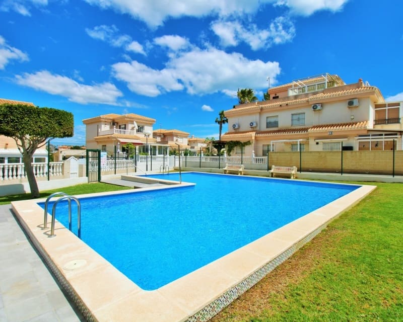 Chalet de 3 habitaciones en Playa Flamenca en venta con piscina - 249.950 € (Ref: 9806937)