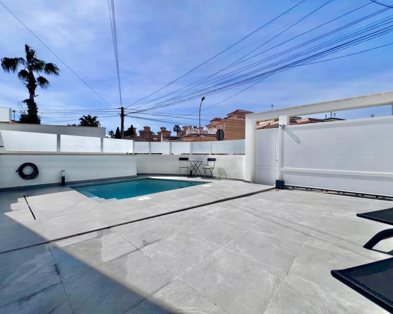 5 camera da letto Villa in vendita in Villamartin con piscina - 459.000 € (Rif: 9807054)