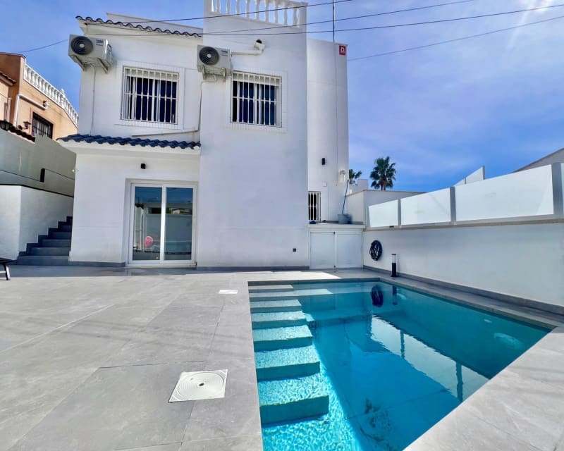 5 camera da letto Villa in vendita in Villamartin con piscina - 459.000 € (Rif: 9807054)