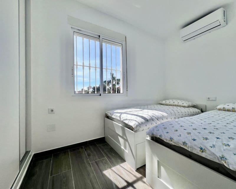 5 camera da letto Villa in vendita in Villamartin con piscina - 459.000 € (Rif: 9807054)