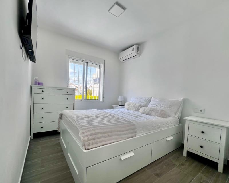 5 camera da letto Villa in vendita in Villamartin con piscina - 459.000 € (Rif: 9807054)