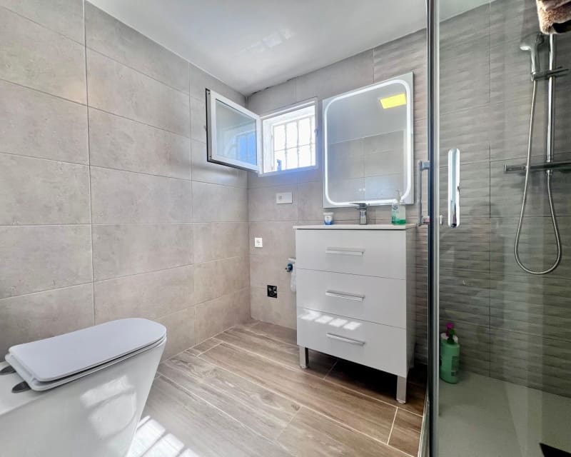 5 camera da letto Villa in vendita in Villamartin con piscina - 459.000 € (Rif: 9807054)