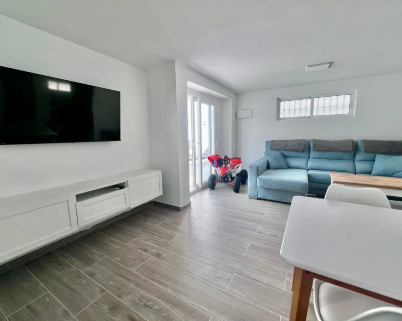 5 camera da letto Villa in vendita in Villamartin con piscina - 459.000 € (Rif: 9807054)